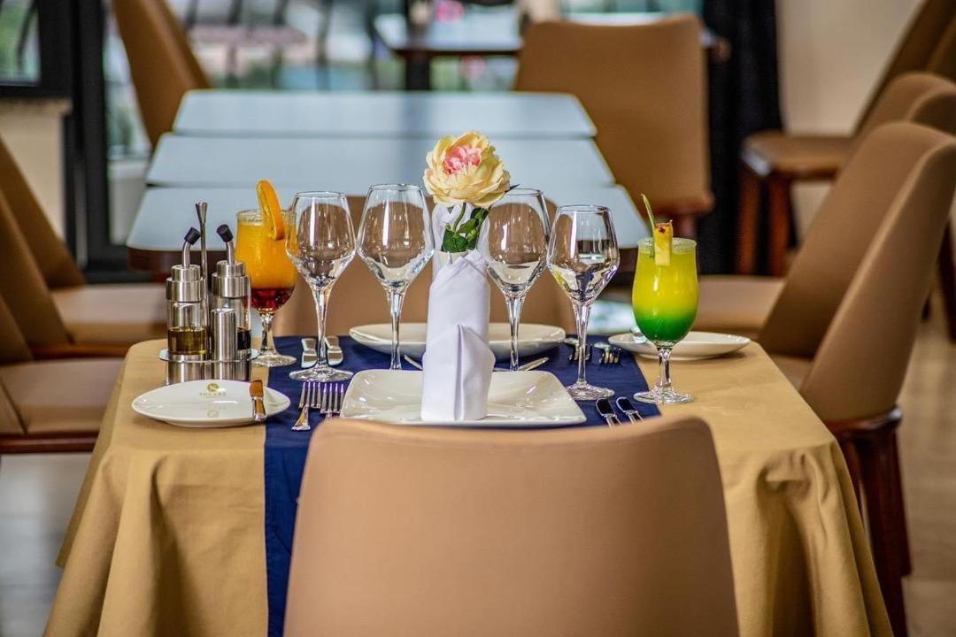 Souaré Premium Hôtel Conakry Esterno foto