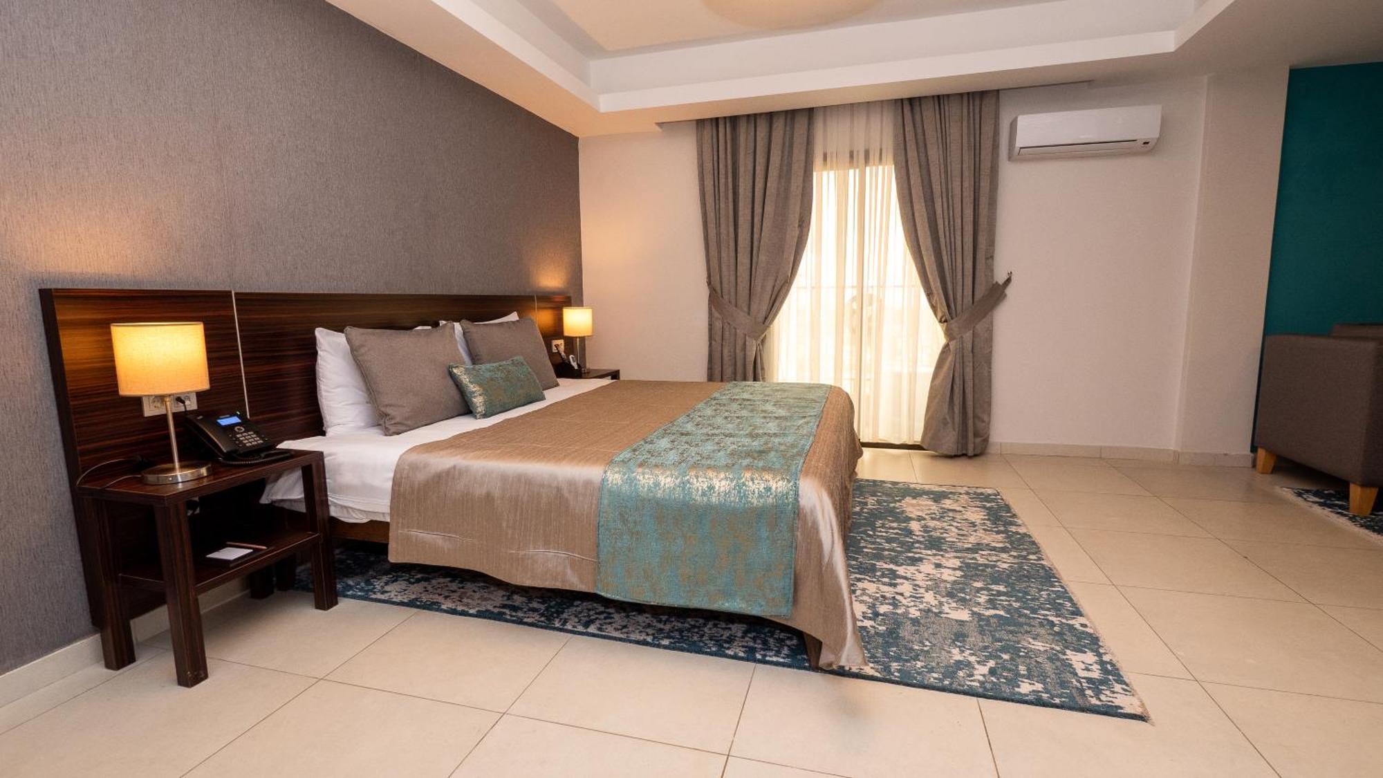 Souaré Premium Hôtel Conakry Esterno foto